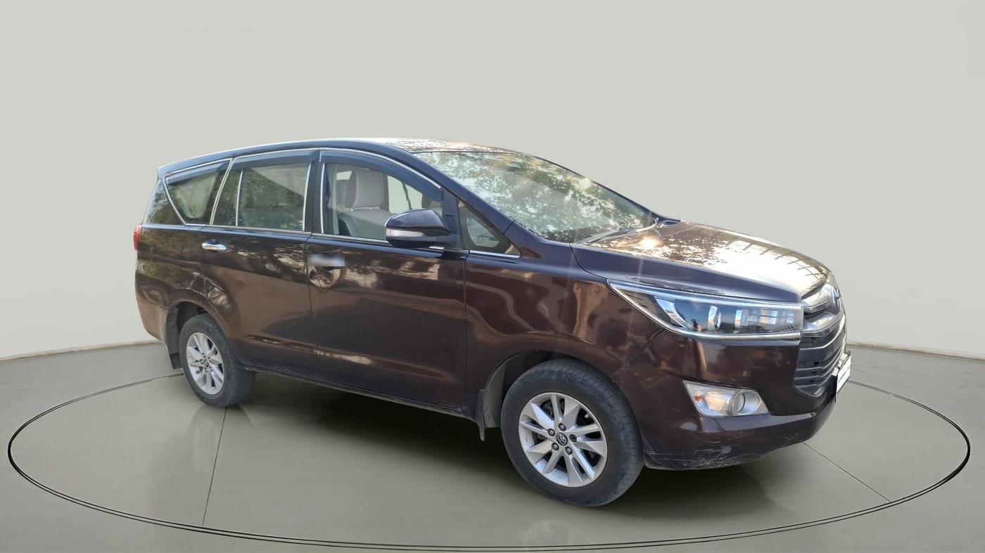 2017 Toyota Innova Crysta 2.4 VX 8 STR, Diesel, Manual, 1,58,150 km, exterior