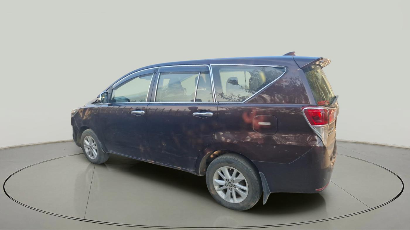 2017 Toyota Innova Crysta 2.4 VX 8 STR, Diesel, Manual, 1,58,150 km, exterior