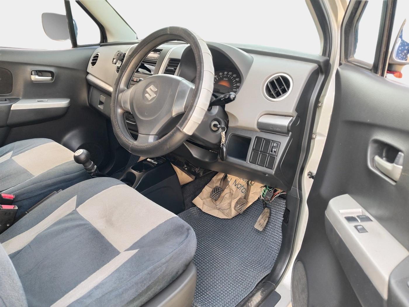 2011 Maruti Wagon R 1.0 LXI, Petrol, Manual, 53,187 km, interior