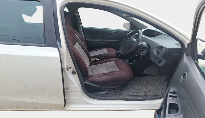 2012 Toyota Etios Liva GD, Diesel, Manual, 2,95,328 km, interior