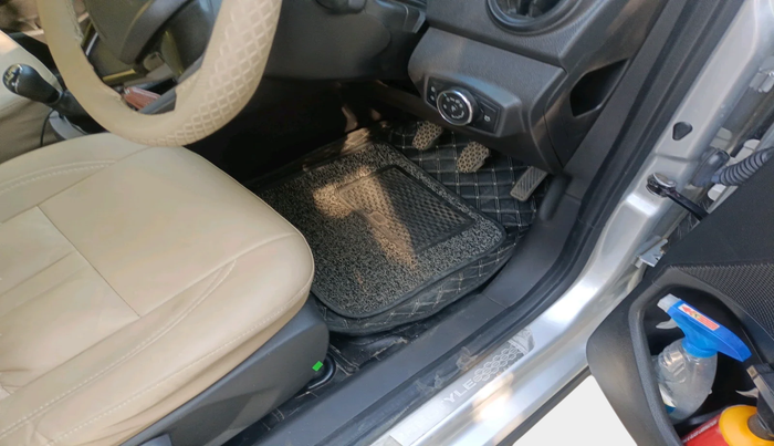 2020 Ford FREESTYLE TITANIUM 1.2 PETROL, Petrol, Manual, 32,647 km, interior