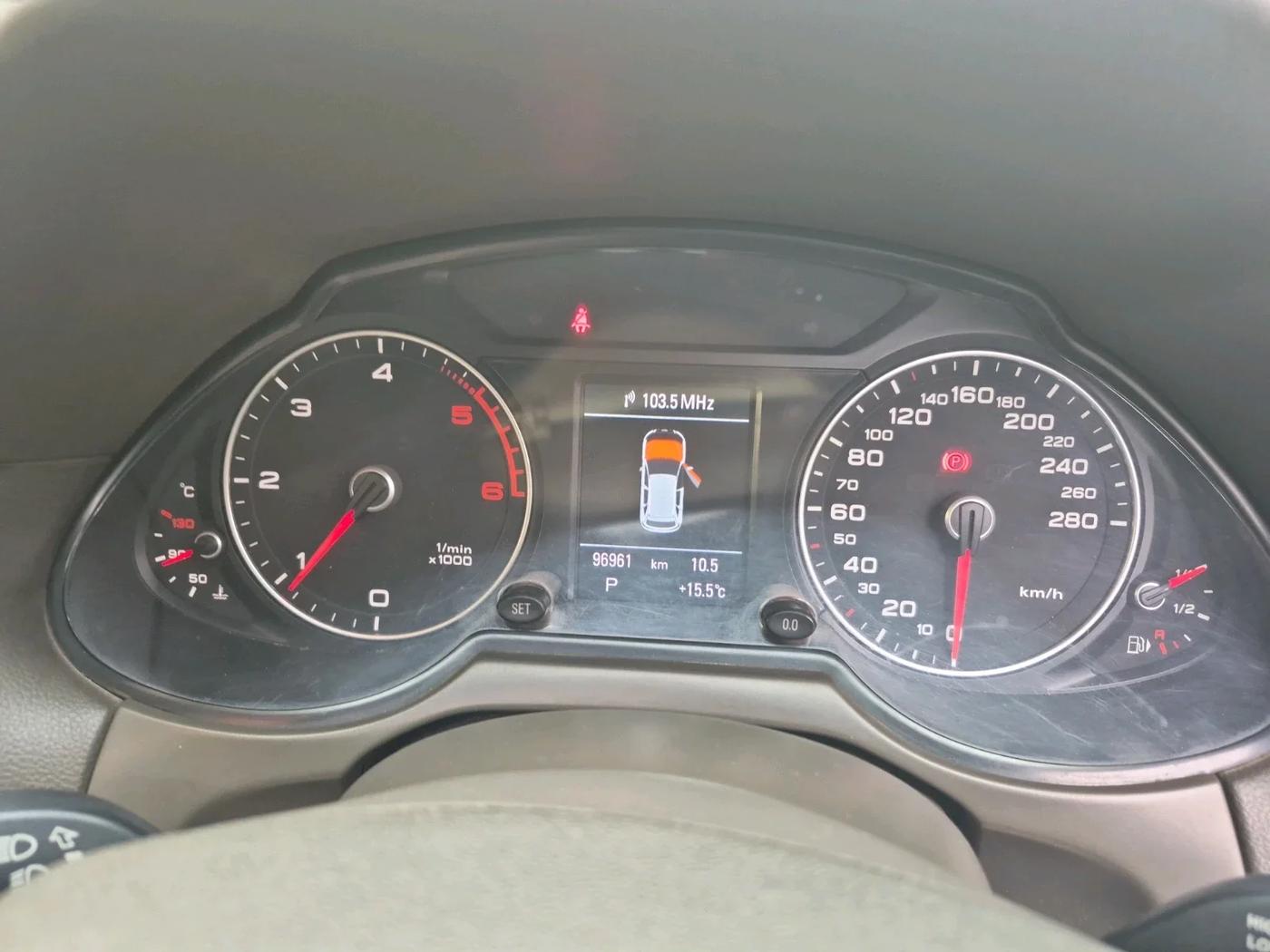 2013 Audi Q5 2.0 TDI QUATTRO, Diesel, Automatic, 96,961 km, interior