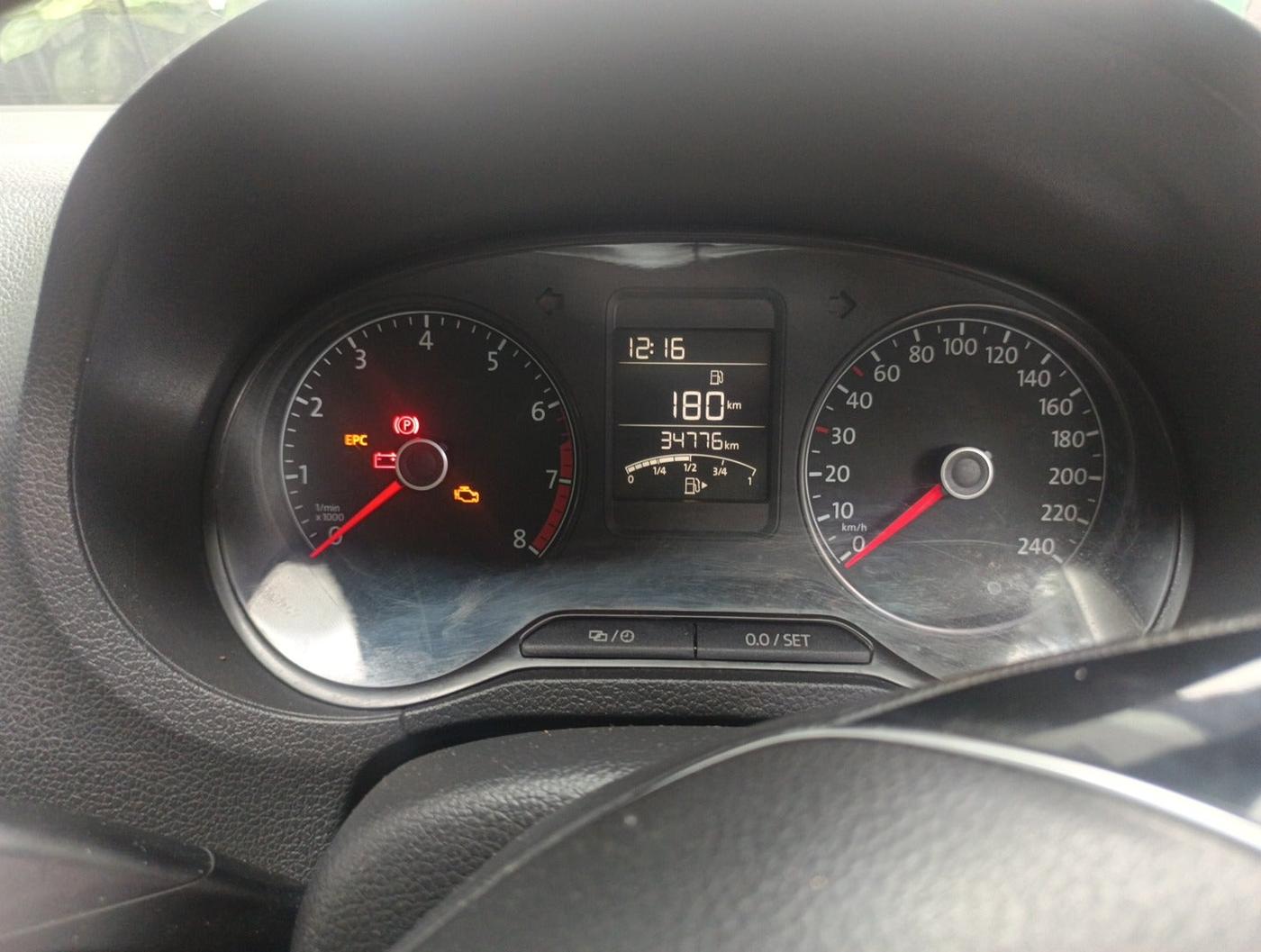 2015 Volkswagen Polo HIGHLINE1.2L, Petrol, Manual, 35,009 km, interior