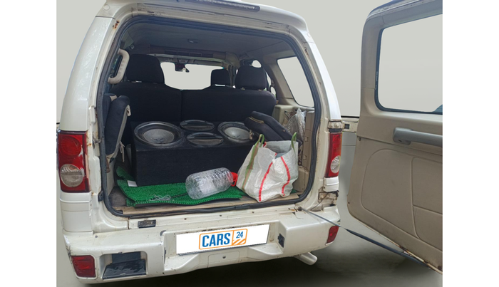 2010 Tata Safari 4X2 EX DICOR, Diesel, Manual, 90,000 km, exterior