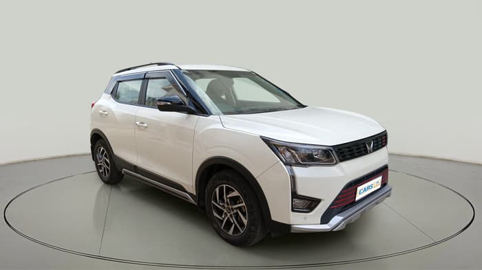 2022 Mahindra XUV300 W8 (O) 1.2 PETROL, Petrol, Manual, 26,105 km, exterior