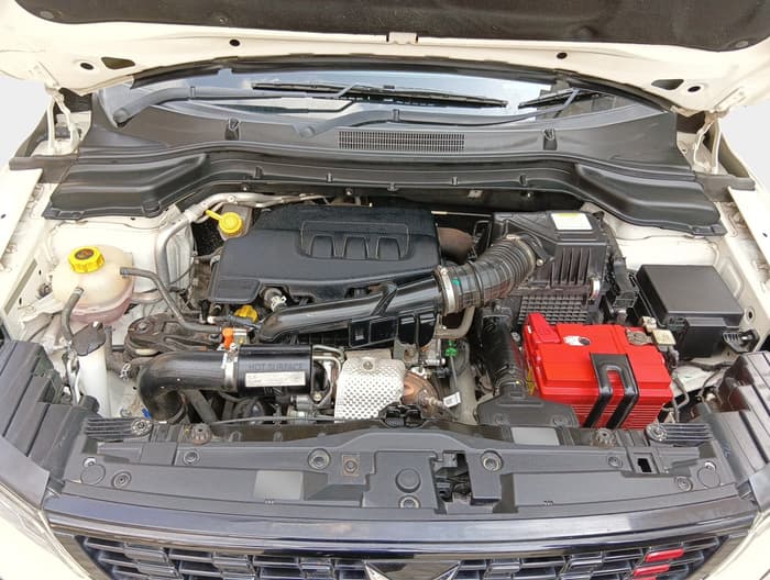 2022 Mahindra XUV300 W8 (O) 1.2 PETROL, Petrol, Manual, 26,105 km, exterior