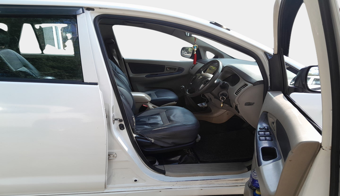 2012 Toyota Innova GX 2.5 7 STR, Diesel, Manual, 1,69,161 km, interior