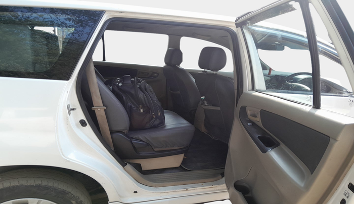 2012 Toyota Innova GX 2.5 7 STR, Diesel, Manual, 1,69,161 km, interior