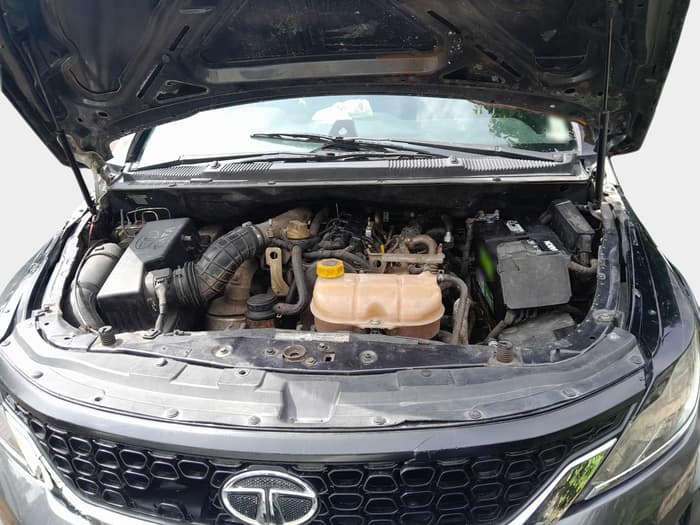 2017 Tata Hexa XM 4X2 7 STR, Diesel, Manual, 55,374 km, exterior