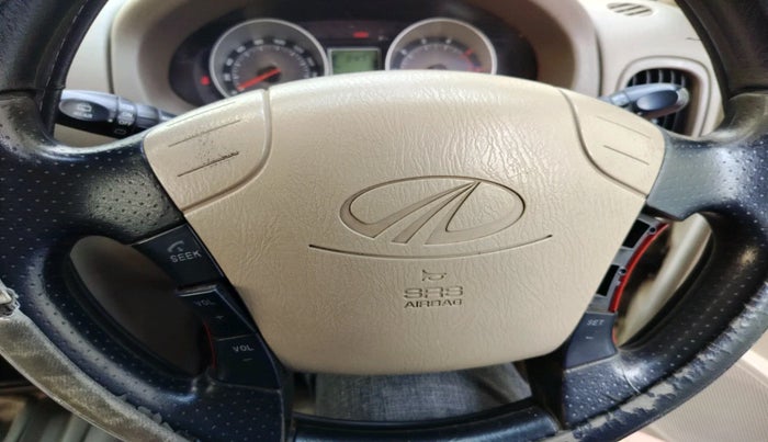 2011 Mahindra Scorpio VLX 2WD AIRBAG, Diesel, Manual, 91,581 km, interior