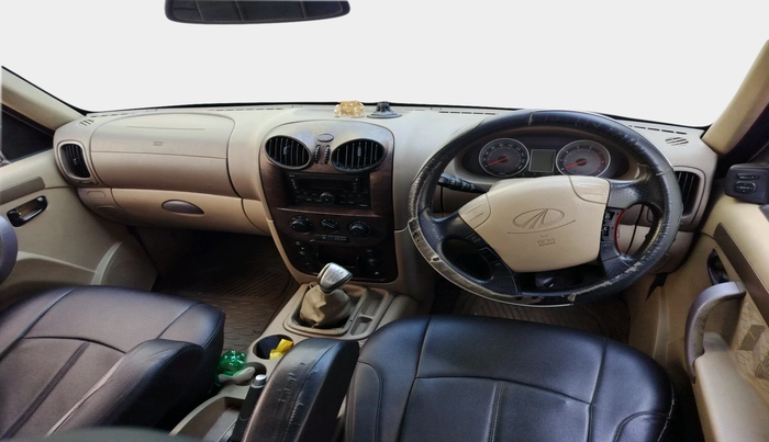 2011 Mahindra Scorpio VLX 2WD AIRBAG, Diesel, Manual, 91,581 km, interior