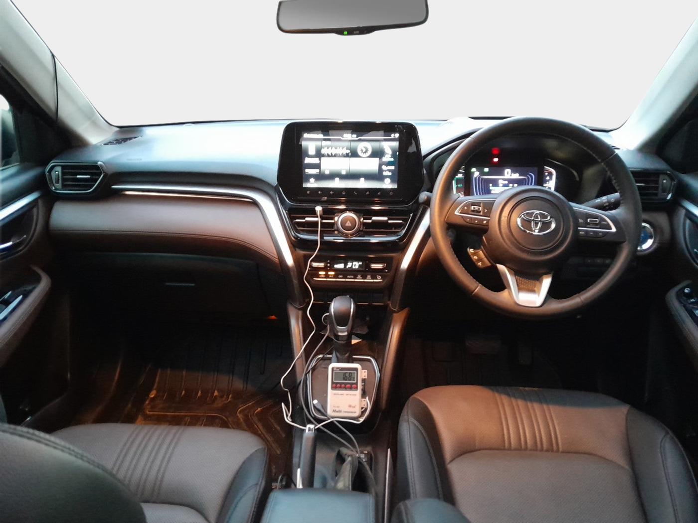 2023 Toyota URBAN CRUISER HYRYDER V HYBRID, Hybrid, Automatic, 11,771 km, interior