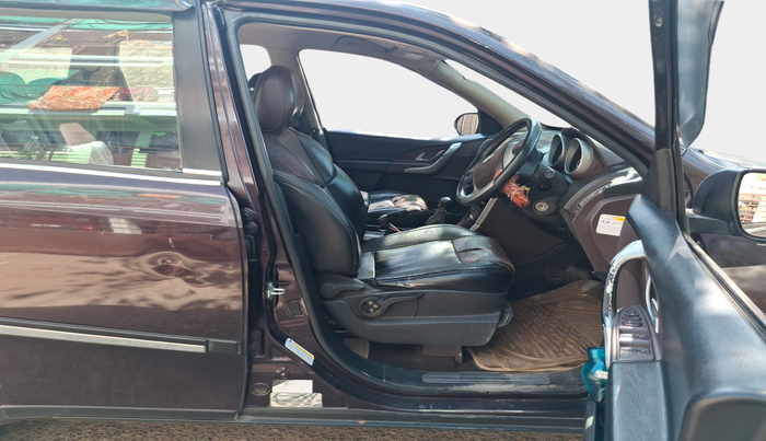 2012 Mahindra XUV500 W8, Diesel, Manual, 1,26,827 km, interior