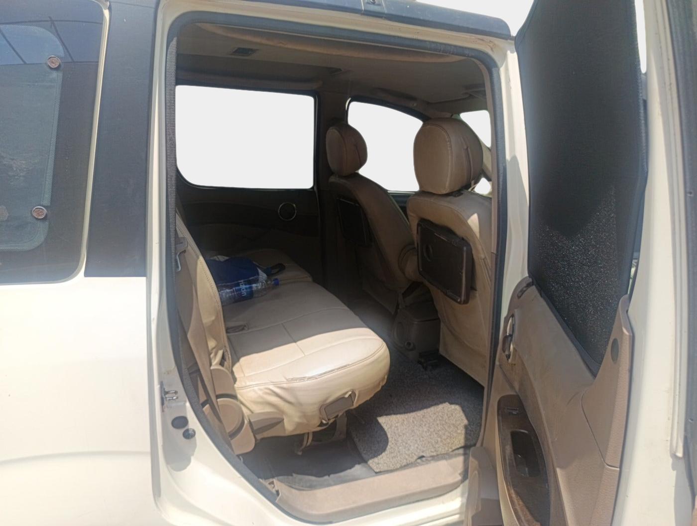 2011 Mahindra Xylo E4 BS-III, Diesel, Manual, 1,24,024 km, interior