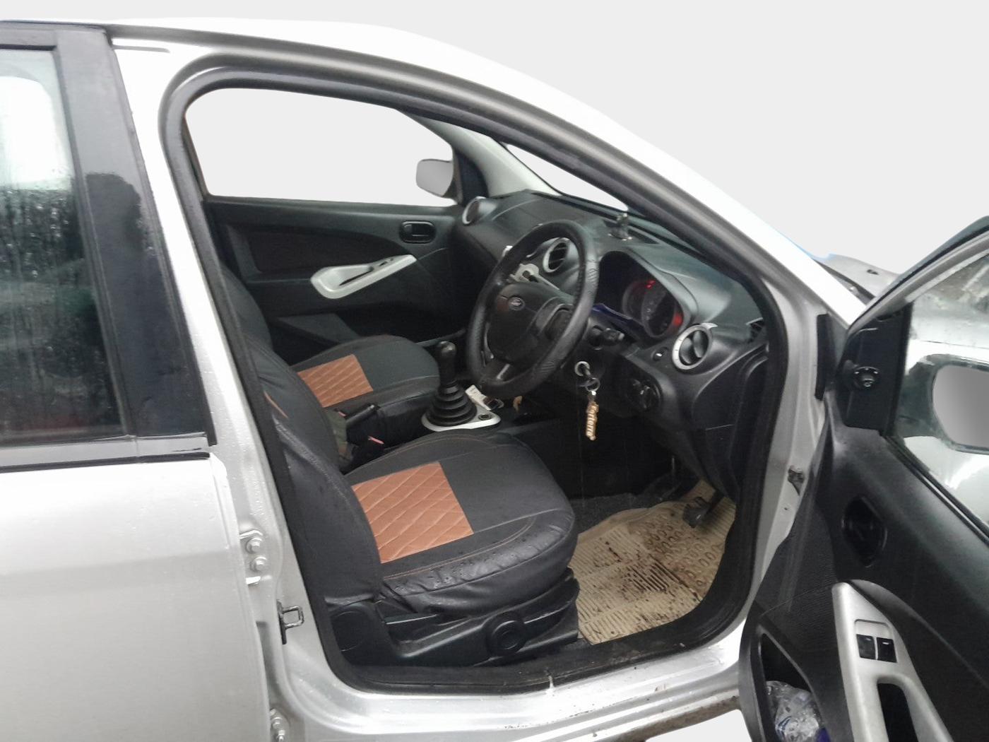 2012 Ford Figo TITANIUM 1.4 DIESEL, Diesel, Manual, 1,31,811 km, interior