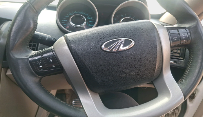 2016 Mahindra XUV500 W10, Diesel, Manual, 1,13,579 km, interior