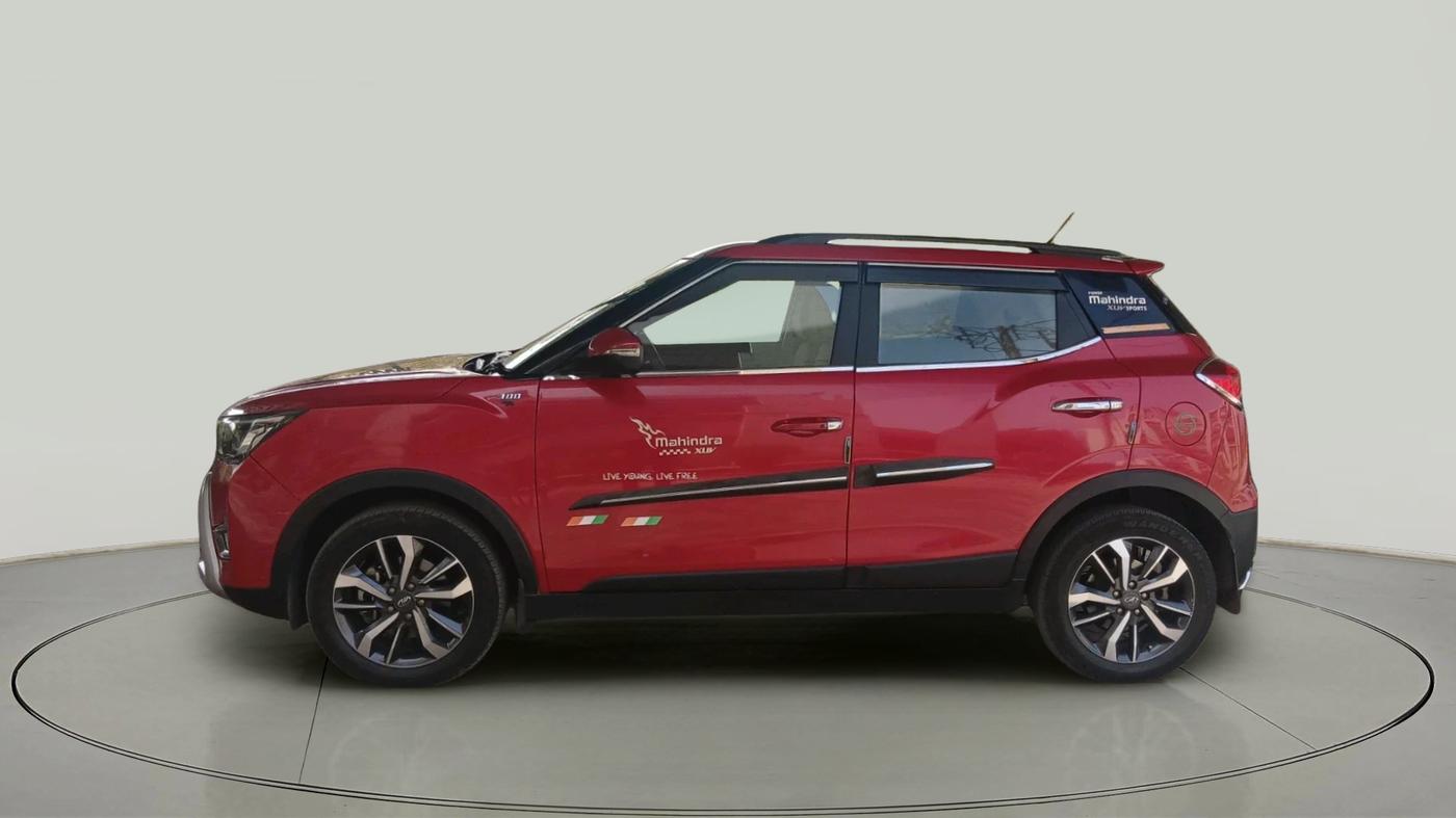 2021 Mahindra XUV300 W8 (O) 1.5 DIESEL, Diesel, Manual, 92,305 km, exterior