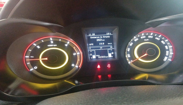 2021 Mahindra XUV300 W8 (O) 1.5 DIESEL, Diesel, Manual, 92,305 km, interior