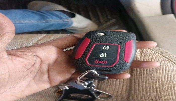 2021 Mahindra XUV300 W8 (O) 1.5 DIESEL, Diesel, Manual, 92,305 km, interior