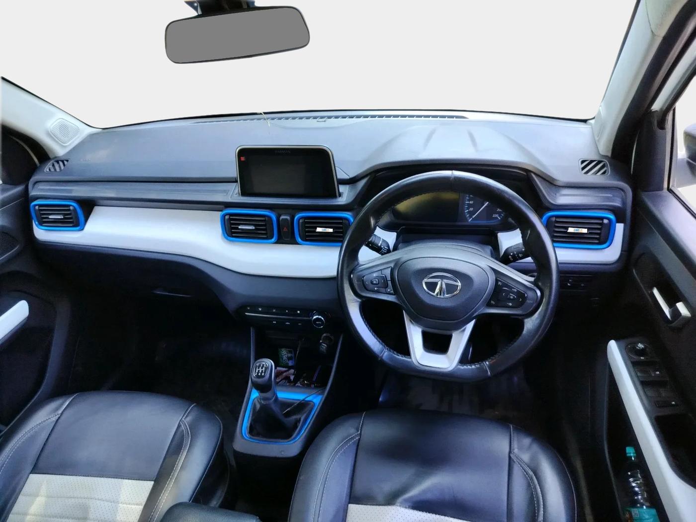 2022 Tata PUNCH CREATIVE  MT, Petrol, Manual, 83,040 km, interior