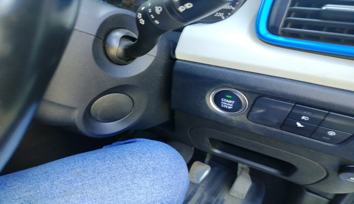 2022 Tata PUNCH CREATIVE  MT, Petrol, Manual, 83,040 km, interior