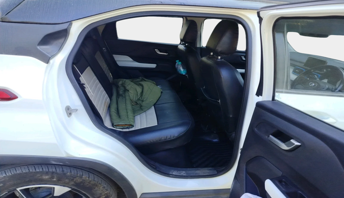 2022 Tata PUNCH CREATIVE  MT, Petrol, Manual, 83,040 km, interior