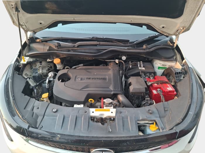 2020 Tata ALTROZ XE RHYTM DIESEL, Diesel, Manual, 1,10,303 km, exterior