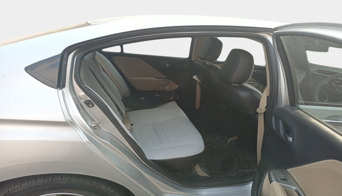 2015 Honda City 1.5L I-DTEC V, Diesel, Manual, 39,512 km, interior