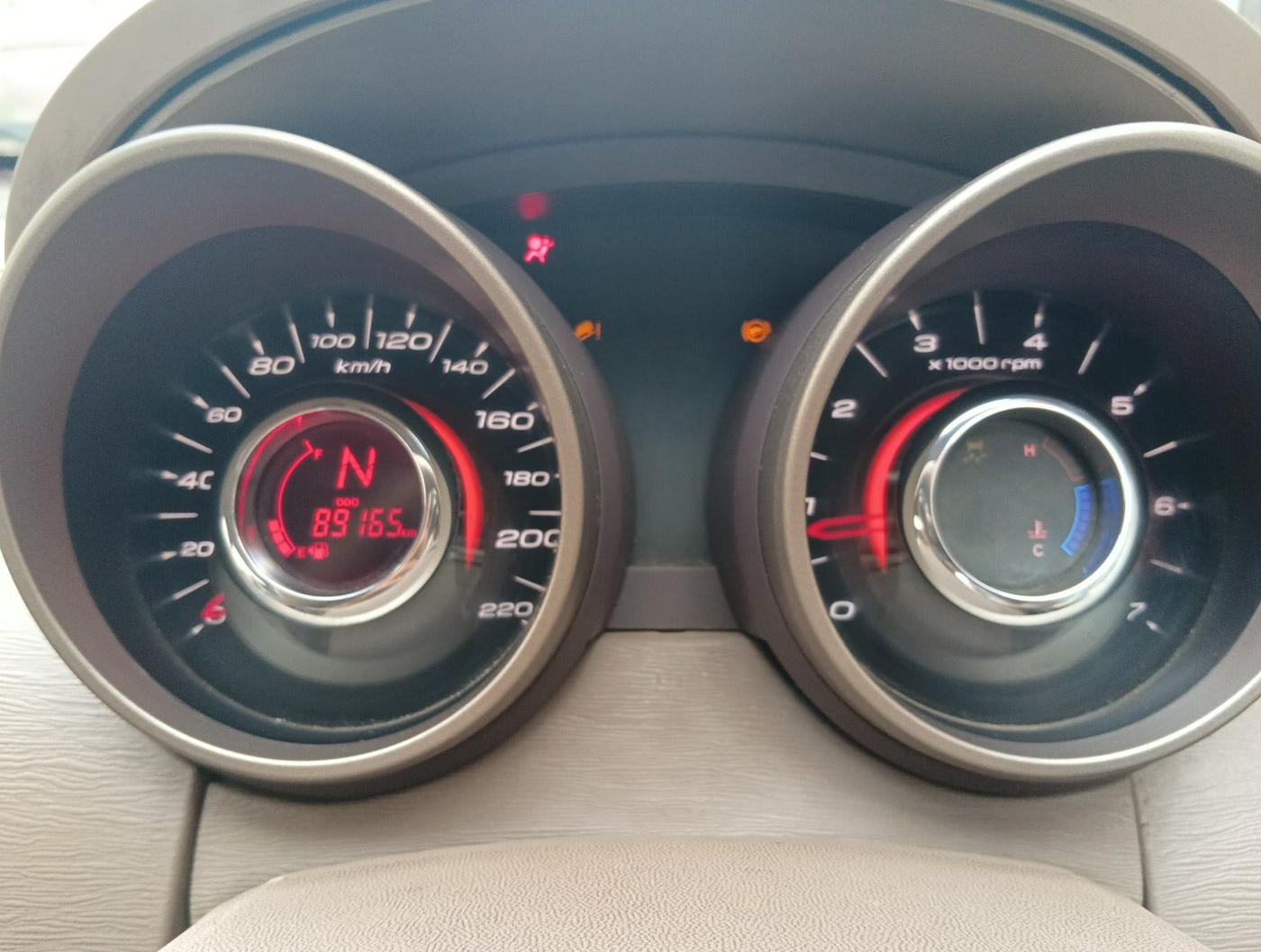 2015 Mahindra XUV500 W8, Diesel, Manual, 89,515 km, interior