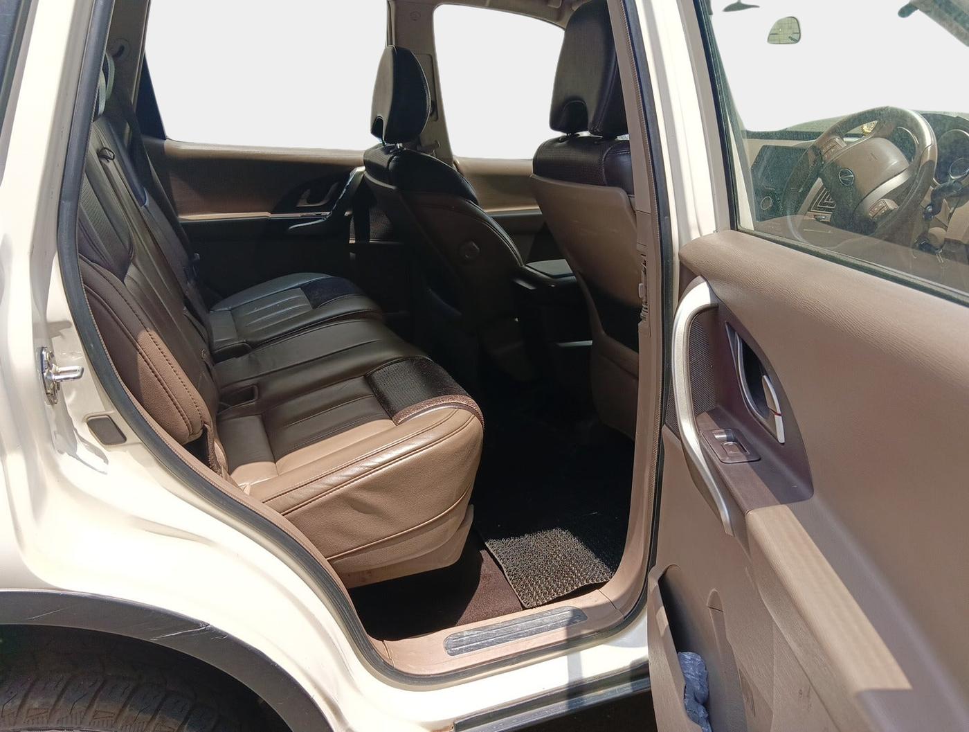 2015 Mahindra XUV500 W8, Diesel, Manual, 89,515 km, interior