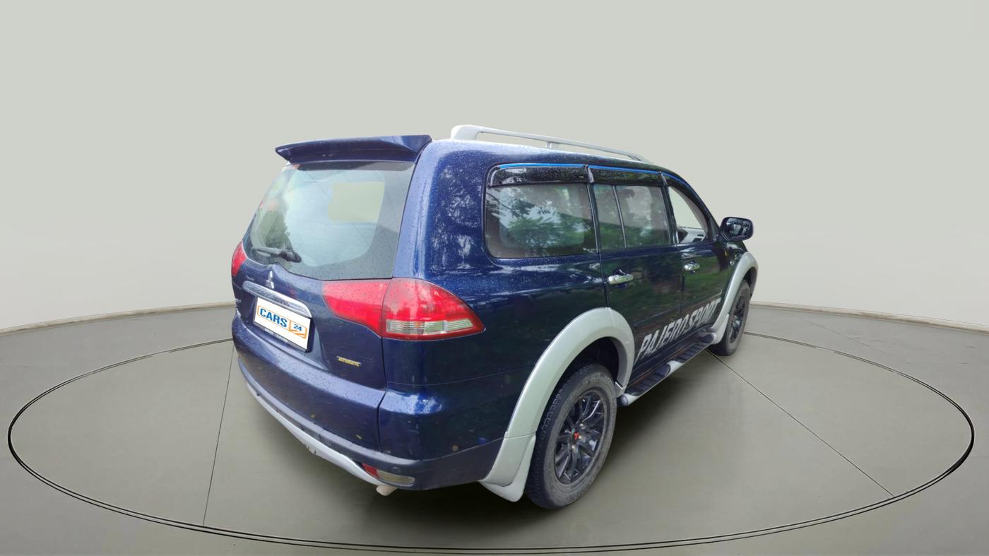 2015 Mitsubishi Pajero Sport 2.5 AT 4X2, Diesel, Automatic, 1,63,408 km, exterior
