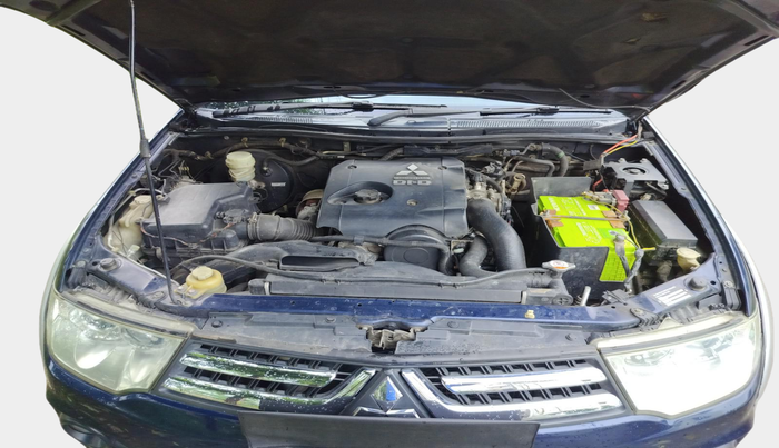 2015 Mitsubishi Pajero Sport 2.5 AT 4X2, Diesel, Automatic, 1,63,408 km, exterior