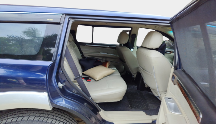 2015 Mitsubishi Pajero Sport 2.5 AT 4X2, Diesel, Automatic, 1,63,408 km, interior