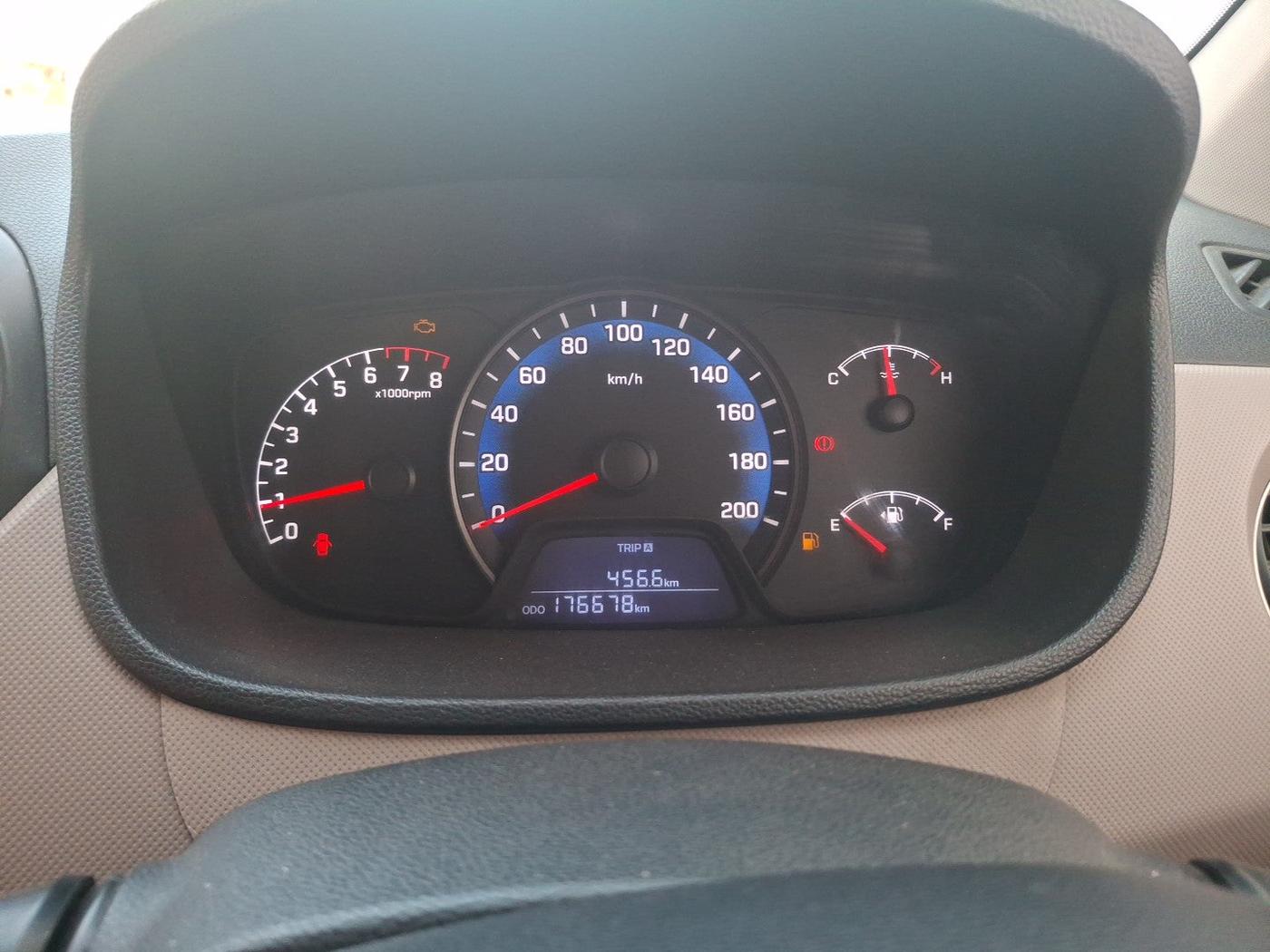 2014 Hyundai Xcent S 1.2, Petrol, Manual, 1,76,678 km, interior