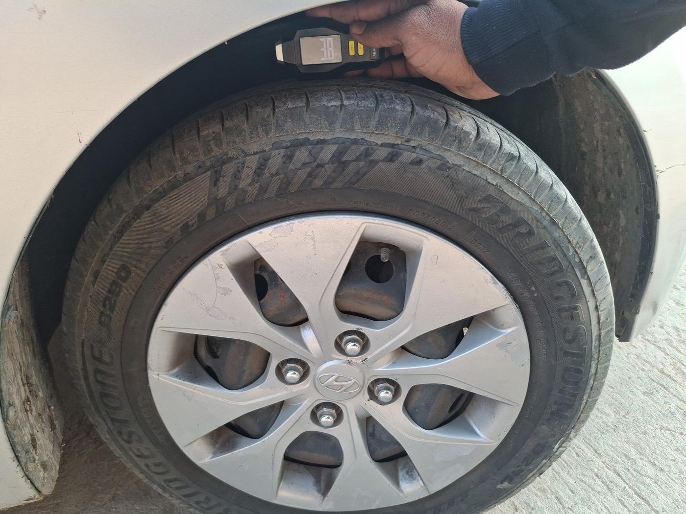 2014 Hyundai Xcent S 1.2, Petrol, Manual, 1,76,678 km, tyre