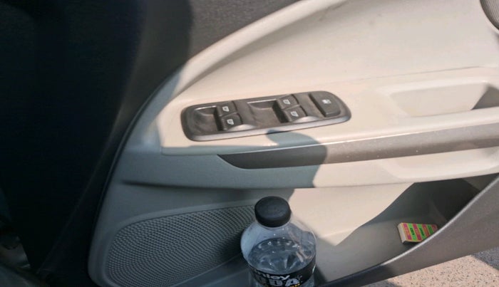 2013 Ford Ecosport TITANIUM 1.5L DIESEL, Diesel, Manual, 1,13,606 km, interior