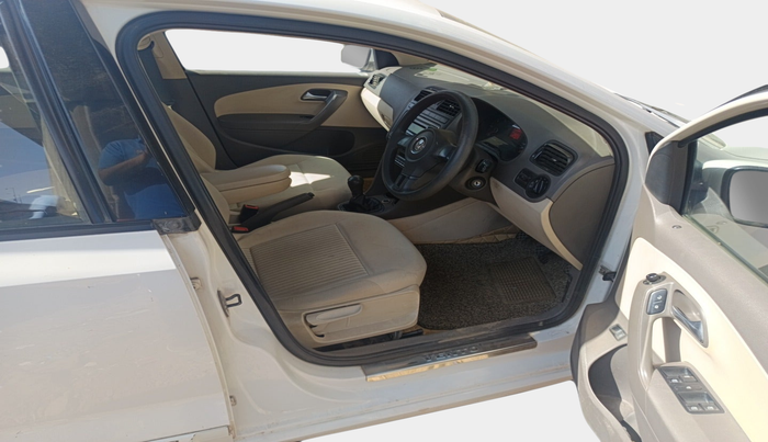 2013 Volkswagen Vento COMFORTLINE DIESEL 1.6, Diesel, Manual, 1,36,797 km, interior