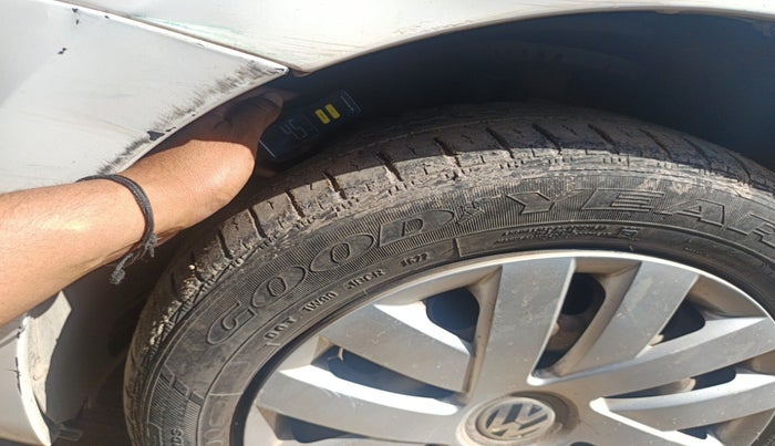 2013 Volkswagen Vento COMFORTLINE DIESEL 1.6, Diesel, Manual, 1,36,797 km, tyre