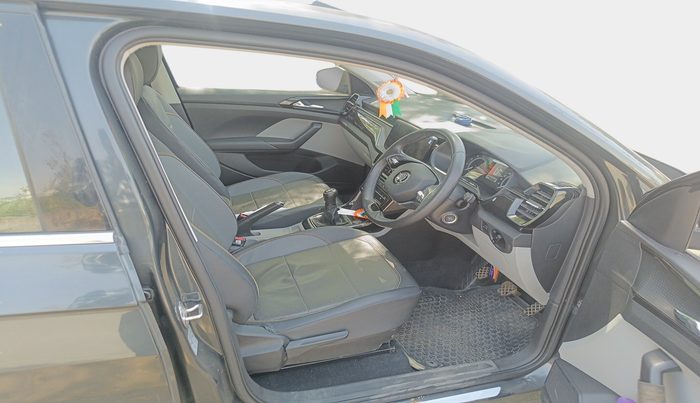 2021 Skoda KUSHAQ STYLE 1.5L TSI MT, Petrol, Manual, 27,881 km, interior