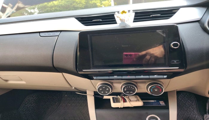 2024 Renault TRIBER RXZ AMT, Petrol, Automatic, 21,745 km, interior