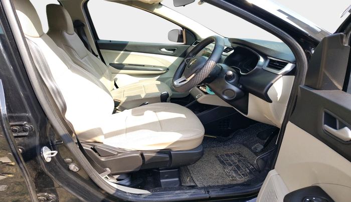 2024 Renault TRIBER RXZ AMT, Petrol, Automatic, 21,745 km, interior