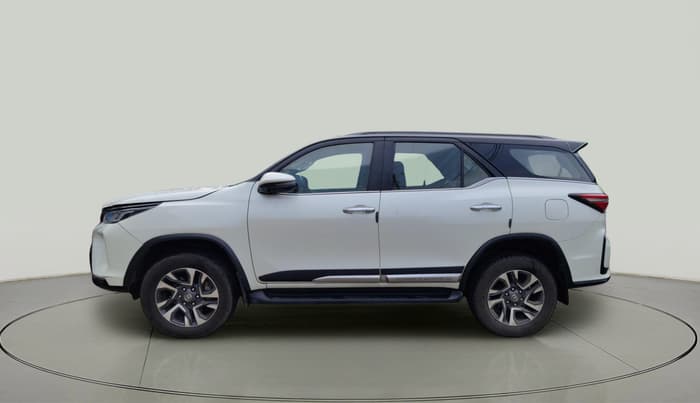 2022 Toyota Fortuner 4X4 AT 2.8 LEGENDER, Diesel, Automatic, 97,879 km, exterior