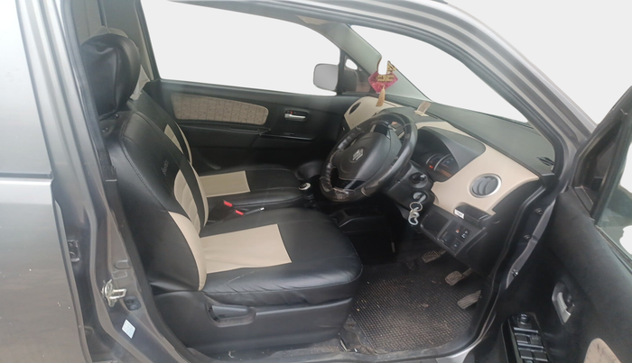 2018 Maruti Wagon R 1.0 VXI, Petrol, Manual, 30,104 km, interior