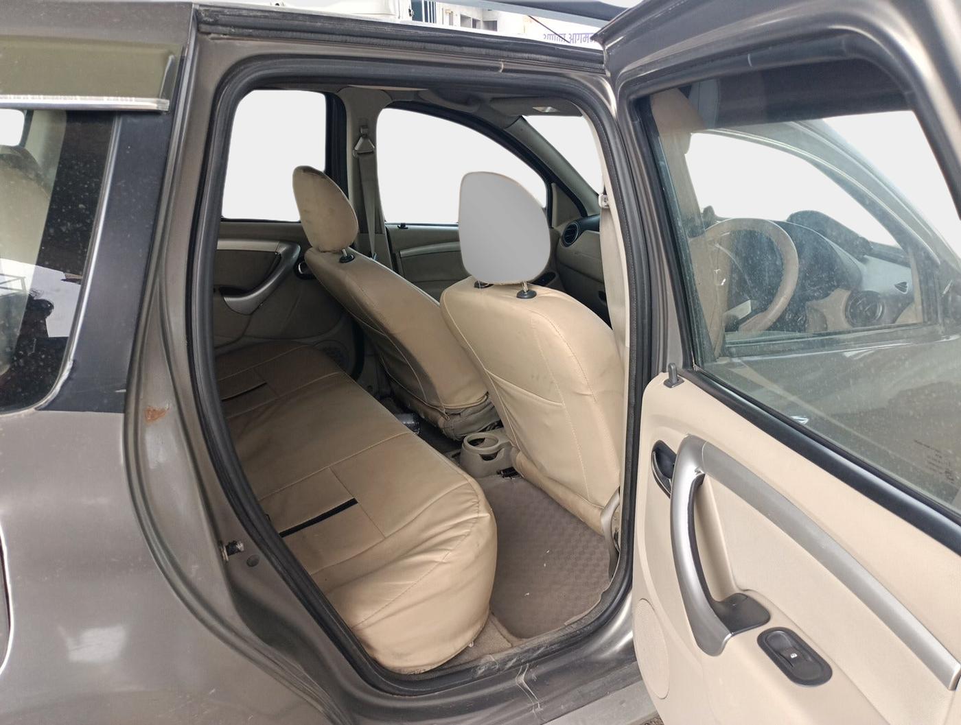 2015 Nissan Terrano XL (D), Diesel, Manual, 1,52,000 km, interior