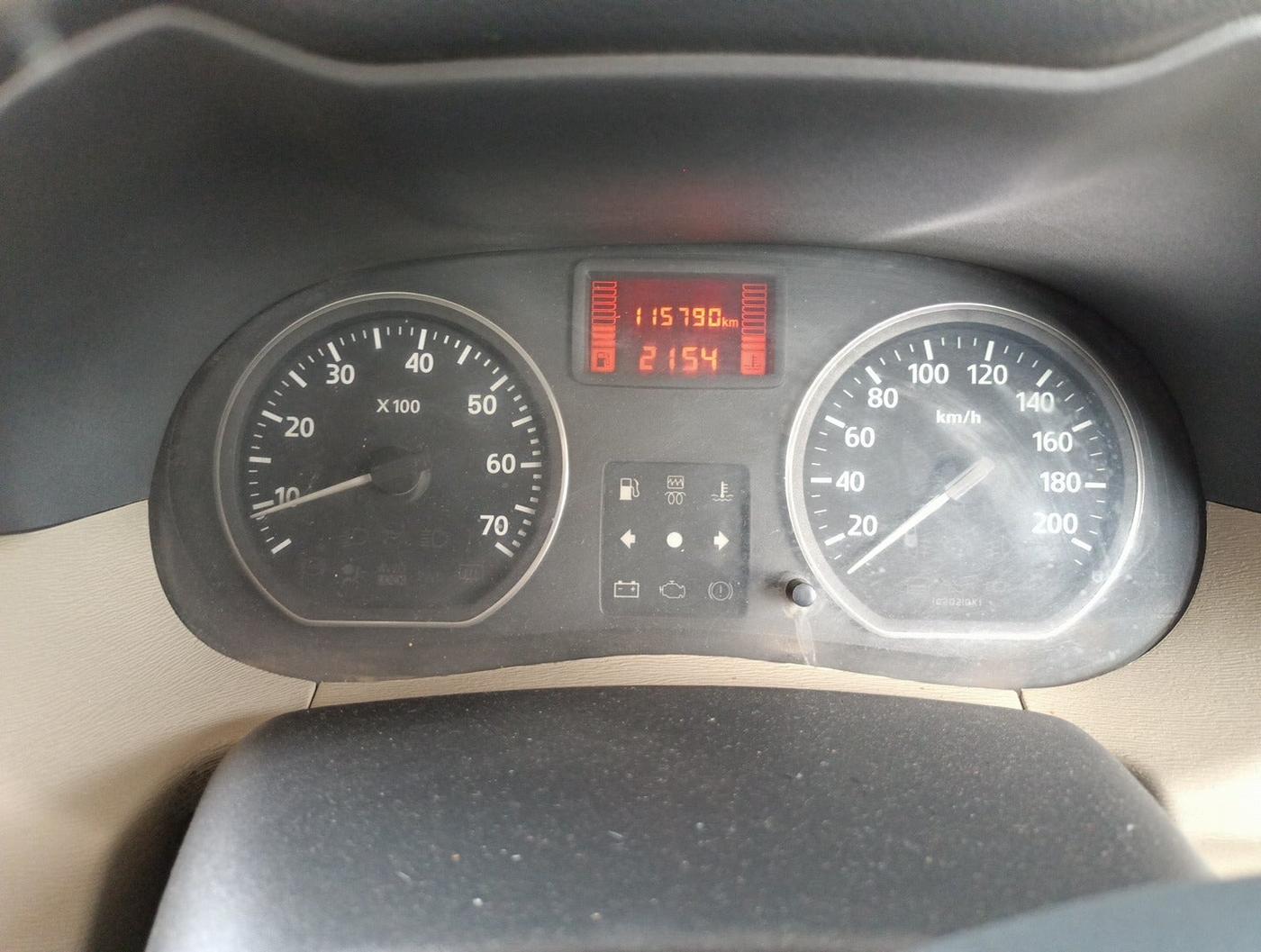 2015 Nissan Terrano XL (D), Diesel, Manual, 1,52,000 km, interior