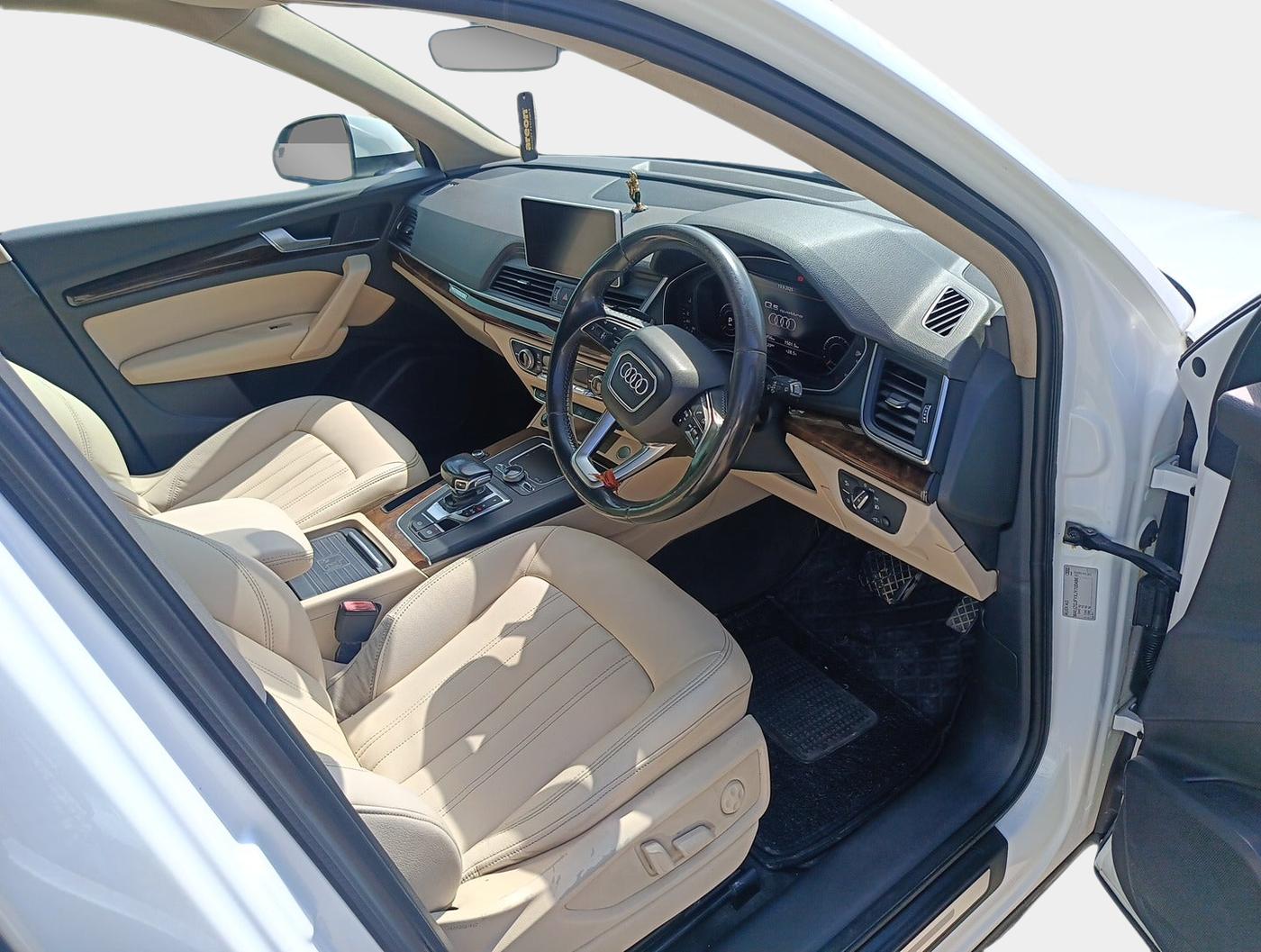 2018 Audi Q5 2.0 TDI quattro Premium, Diesel, Automatic, 1,39,970 km, interior