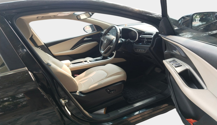 2024 MG HECTOR SAVVY PRO 1.5 TURBO CVT PETROL, Petrol, Automatic, 17,000 km, interior