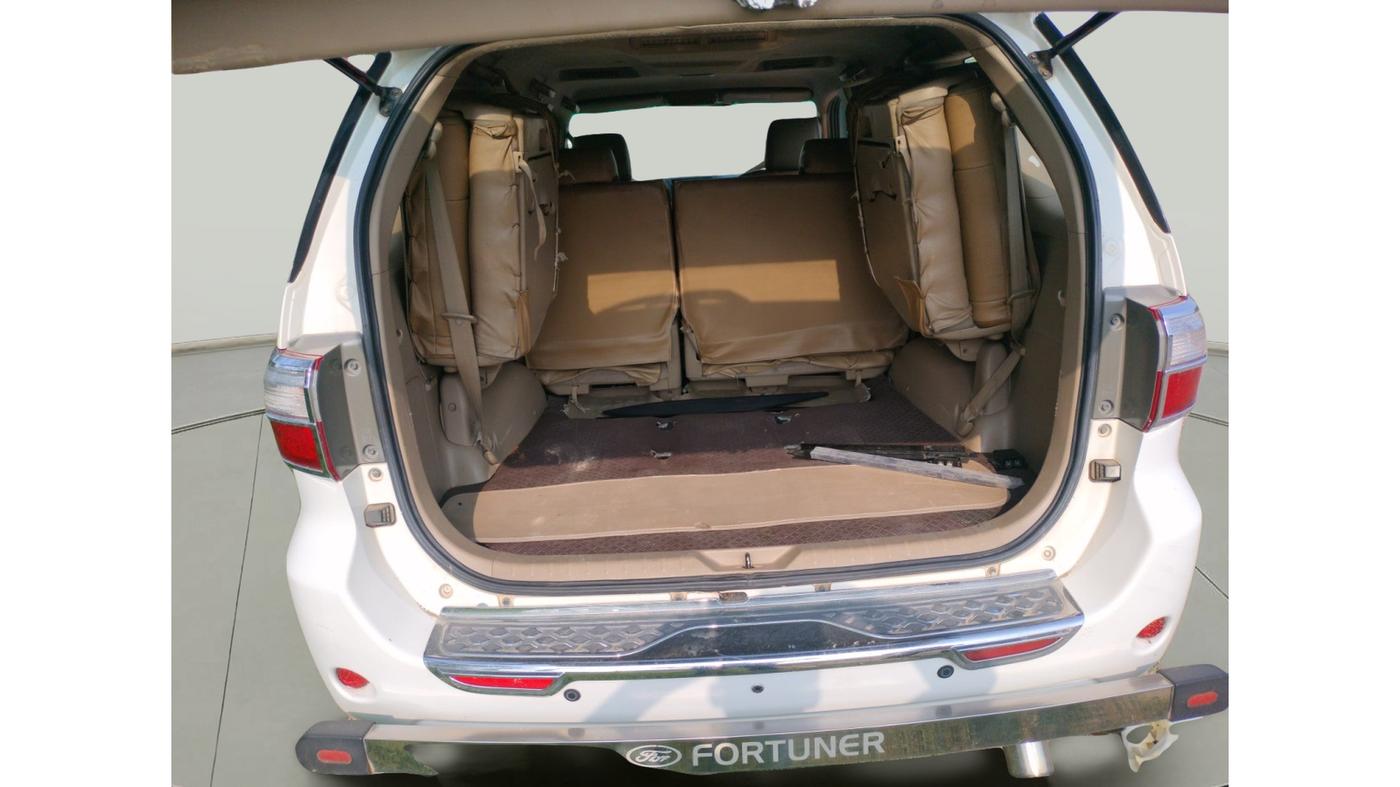 2011 Toyota Fortuner 3.0 4X4 MT, Diesel, Manual, 1,88,510 km, exterior