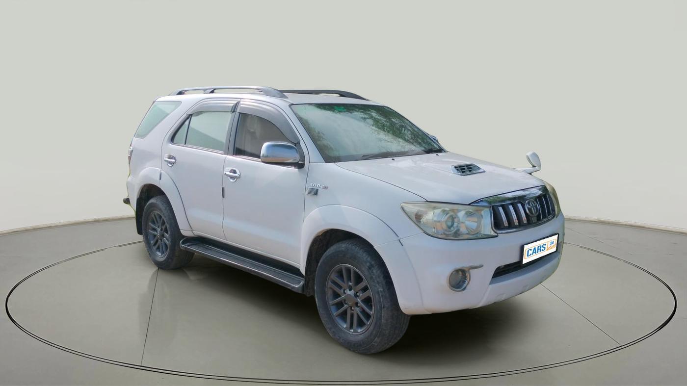 2011 Toyota Fortuner 3.0 4X4 MT, Diesel, Manual, 1,88,510 km, exterior