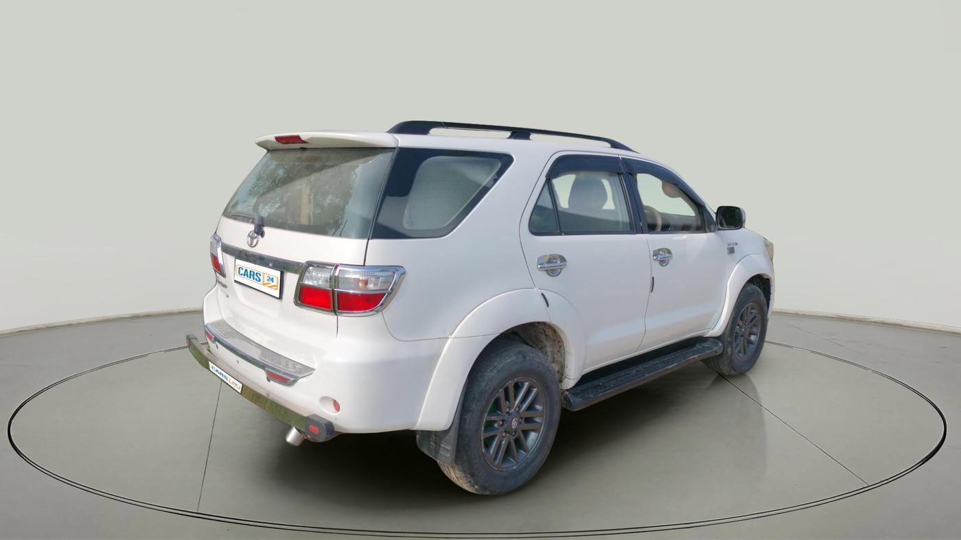 2011 Toyota Fortuner 3.0 4X4 MT, Diesel, Manual, 1,88,510 km, exterior
